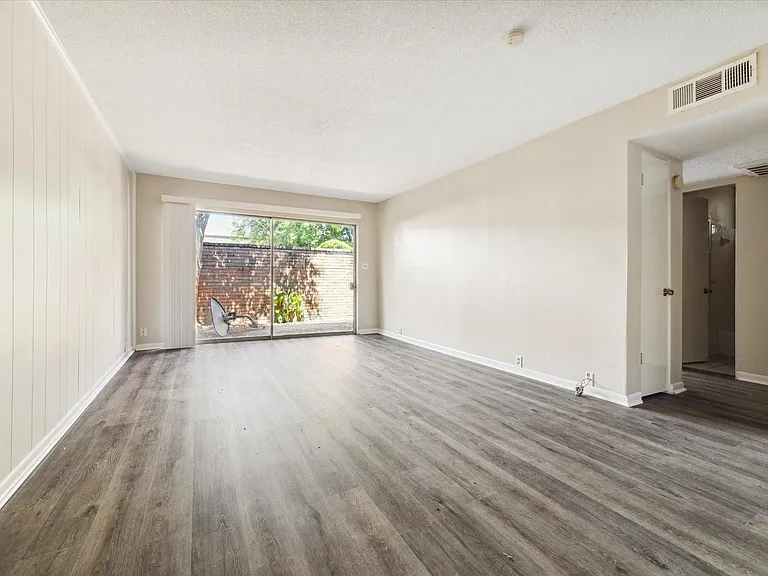 3259 Branard St #7 — Photo 2