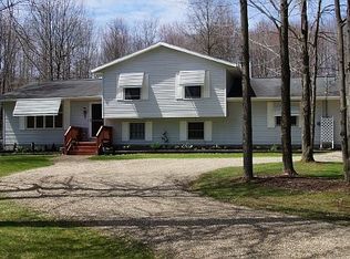 8713 Cooley Rd, Ravenna, OH 44266