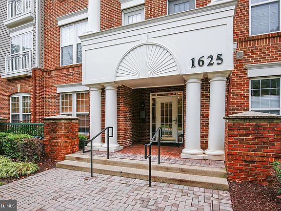 3rd image of 1625 Piccard Dr APT 304