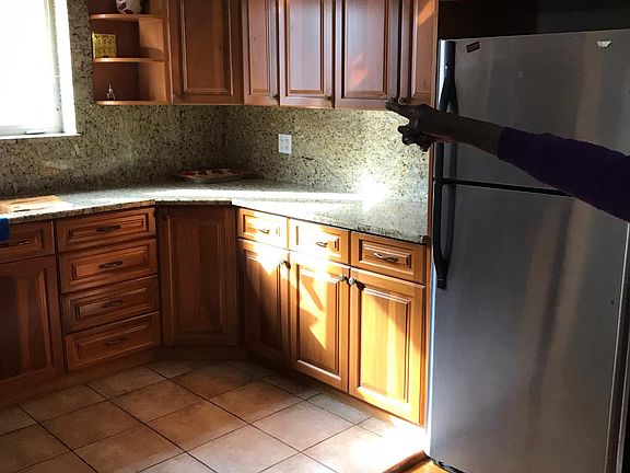 3rd image of 1942 Blackrock Ave #2