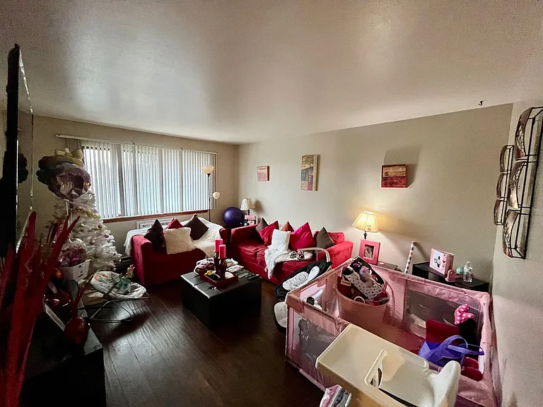 N114W15846 Sylvan Cir — Photo 43
