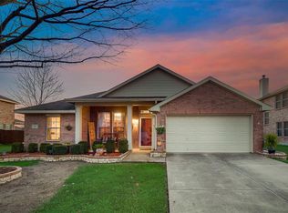 215 Pinewood Trl, Forney, TX 75126