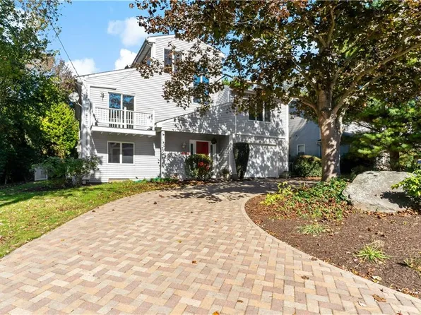 94 Spindrift St, Jamestown, RI 02835