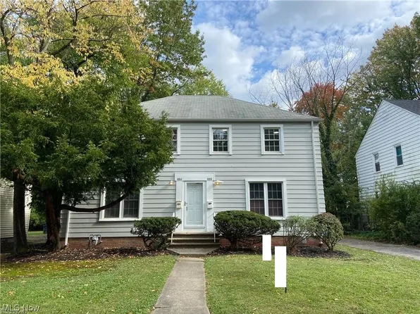 888 Ravine Dr, Cleveland Heights, OH 44112