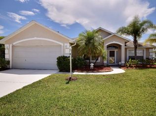 371 W Temple Ct SW, Vero Beach, FL 32968