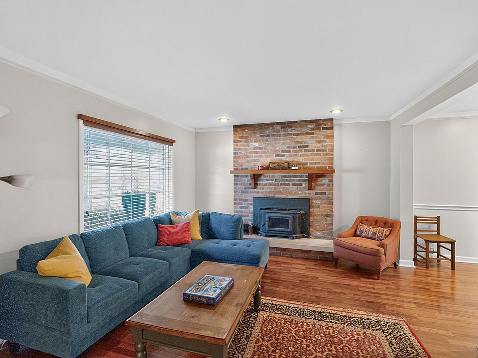 1st image of 115 Cherry Road Ct
