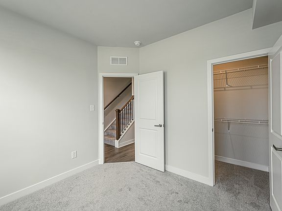 5th image of 4717 Cloverleigh Dr