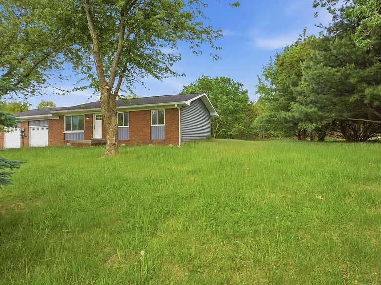 2895 Spring Hill Dr — Photo 23