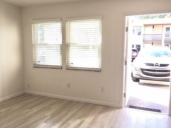 4th image of 525 S Lincoln Ave #B103