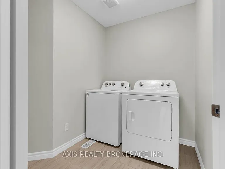 2978 Turner Cres — Photo 37
