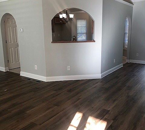 4th image of 25 Hopkins Farm Dr