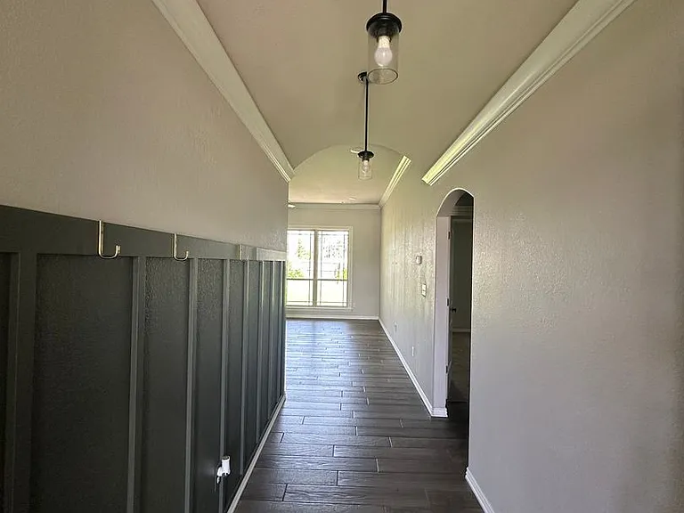 1505 Northridge Dr E — Photo 4