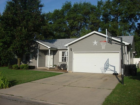 2nd image of 2113 Fox Hill Ln
