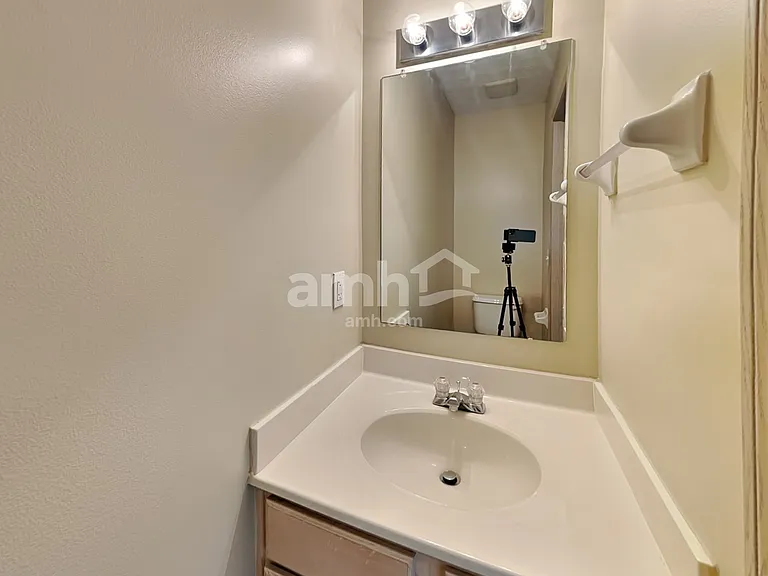 5563 Crenton Dr — Photo 10