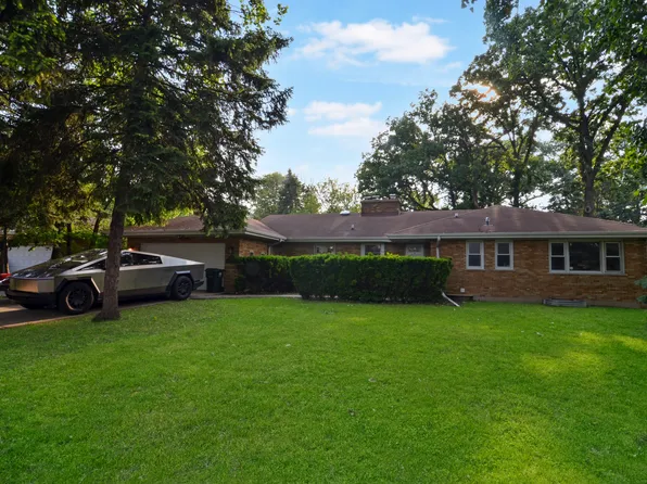 6840 N Lincolnwood Dr, Lincolnwood, IL 60712