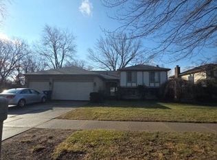 46497 Maidstone Rd, Canton, MI 48187