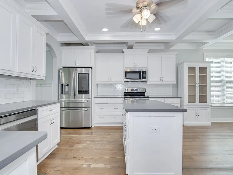 344 Colonnades Dr — Photo 19