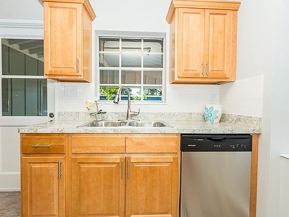 4th image of 755 Bearcreek Dr