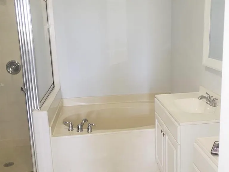 8478 SW 166th Pl — Photo 8