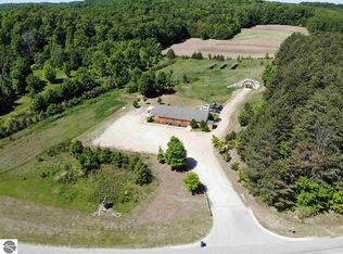 3324 S West Bay Shore Dr, Suttons Bay, MI 49682