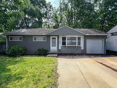 7719 E 112th Ter Photo 1