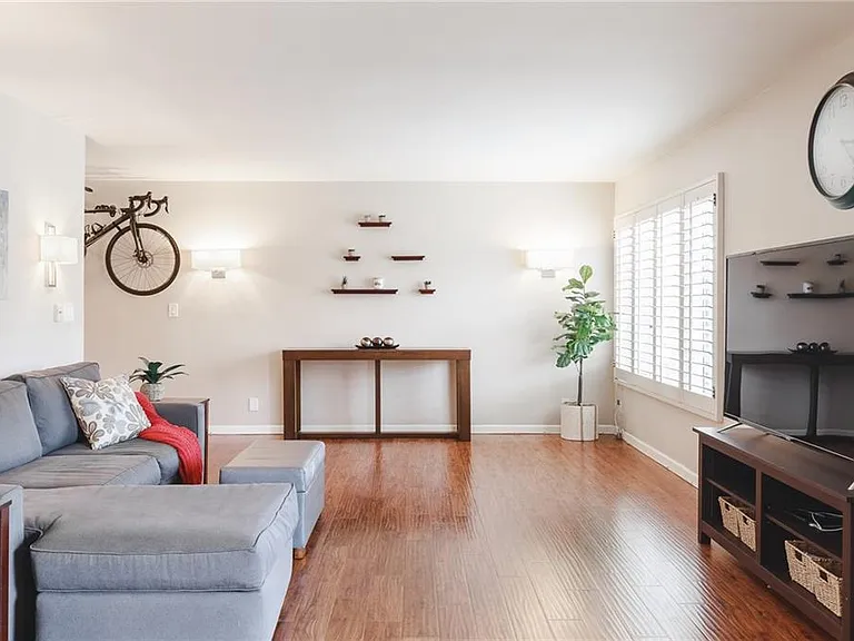 333 Junipero Ave #2B — Photo 2