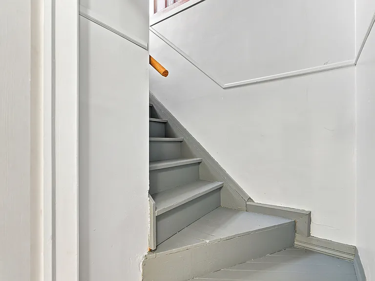 11907 Roxbury St — Photo 21
