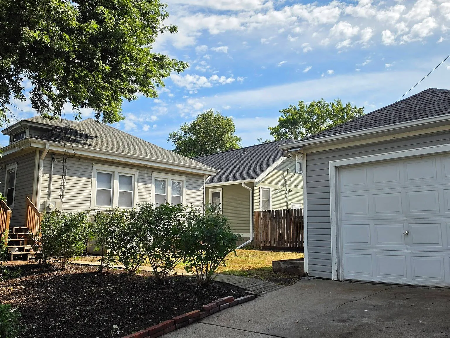 2 bed, 1996 sqft, $1,800 — Photo 2