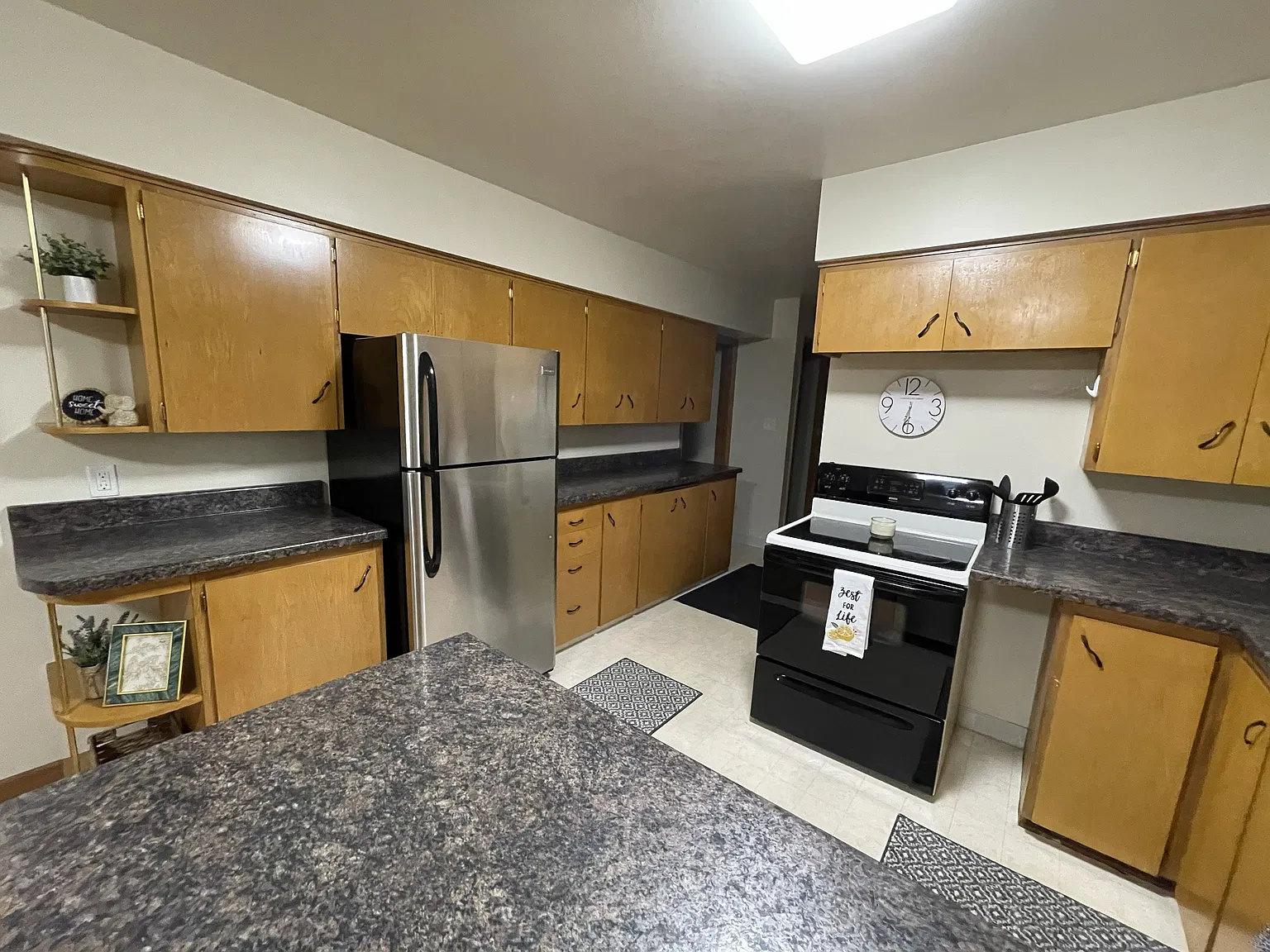 3 bed, $1,450 — Photo 2