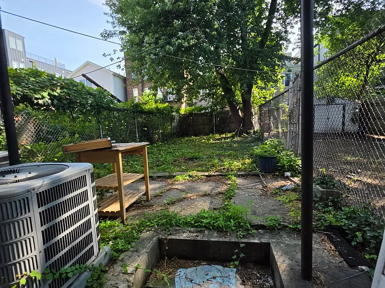 52 Jewett Ave #G — Photo 6