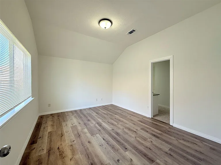 5122 Breckenridge Dr — Photo 5