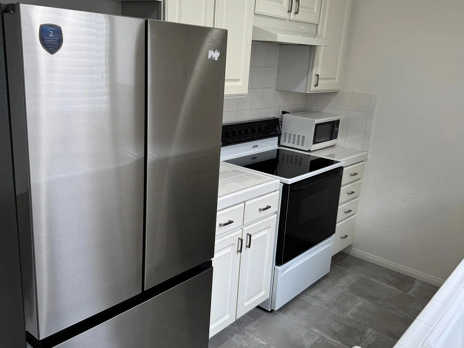 1 bed, 751 sqft, $3,700 — Photo 3