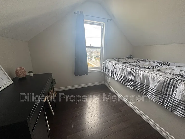 164 Stewart St #UPPER — Photo 17