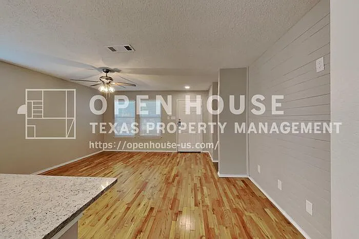 124 Stanford Dr — Photo 4
