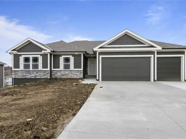 2368 NE Skopelos Ct, Blue Springs, MO 64014