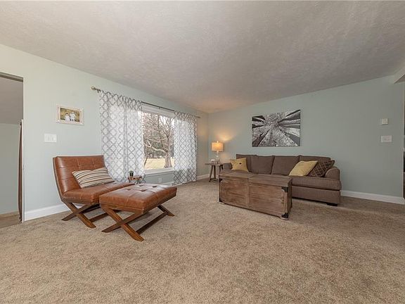 5th image of 8398 Riverside Dr