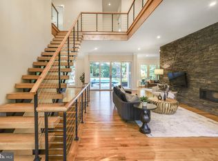 6400 Divine St, Mc Lean, VA 22101