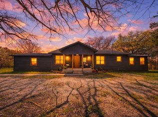 514 E Linn St, Huntington, TX 75949