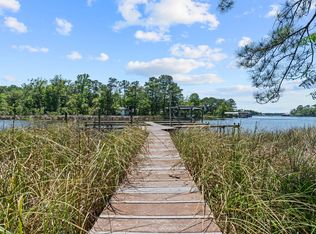 722 Mallet Bayou Rd, Freeport, FL 32439
