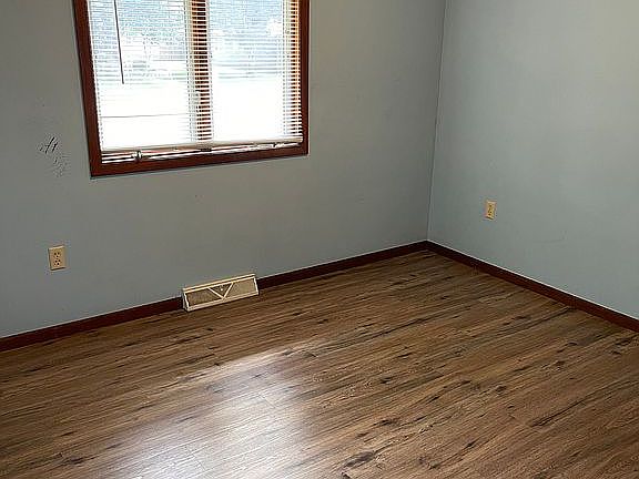 4th image of 1111 2nd Ave NE