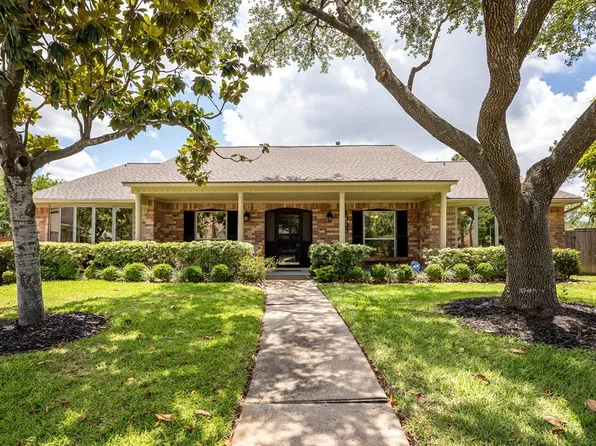 1003 Kemberton Dr, Houston, TX 77062