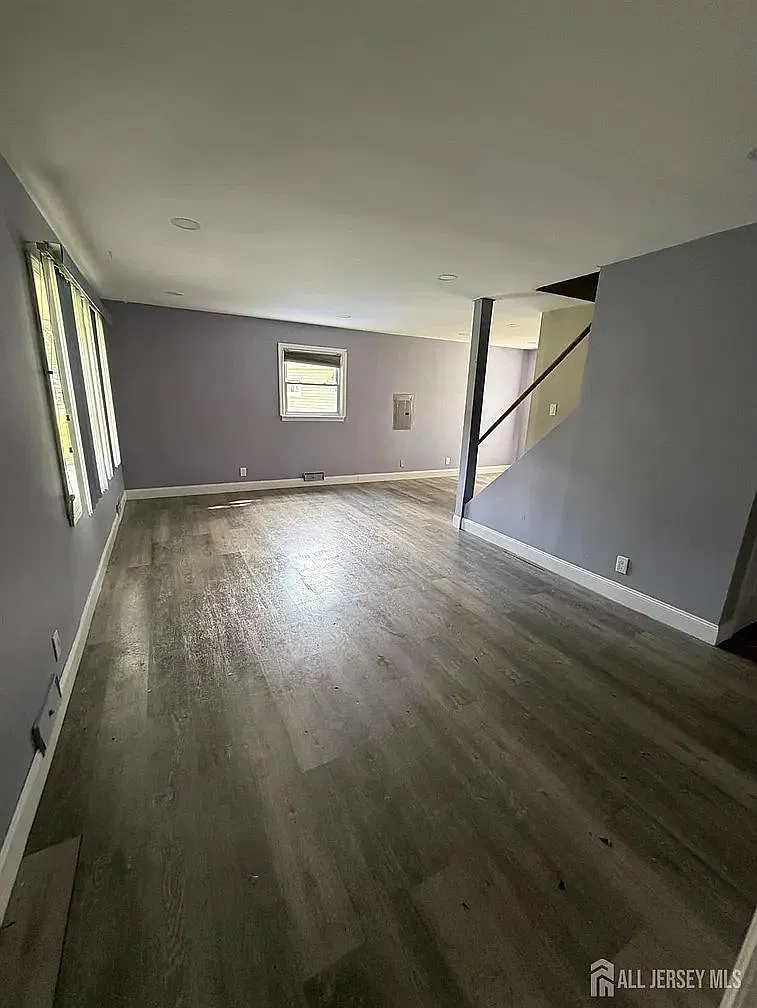 5 bed, $3,775 — Photo 4
