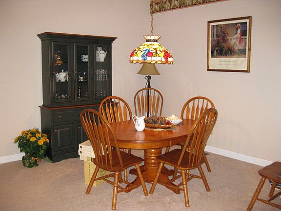 5th image of 140 E Meadow Dr #B2