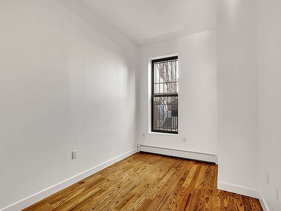 5th image of 637 Halsey St #1