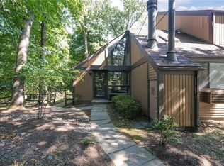 3 Tree Top Ln, Dobbs Ferry, NY 10522