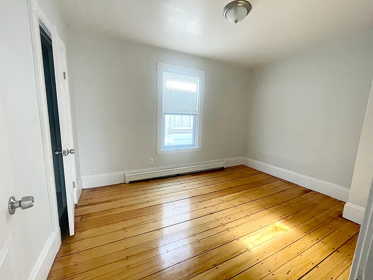 22 Howell St #3V — Photo 8
