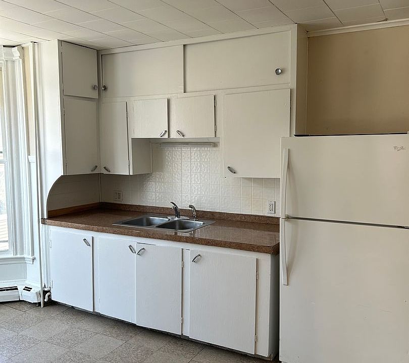 1st image of 493-497 Cumberland Ave #493-3