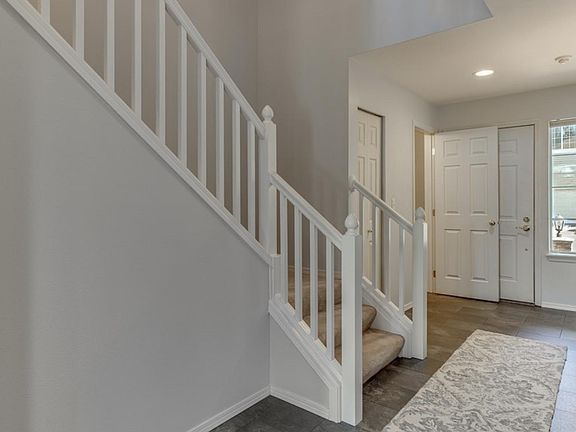 3rd image of 18615 NE 57th St