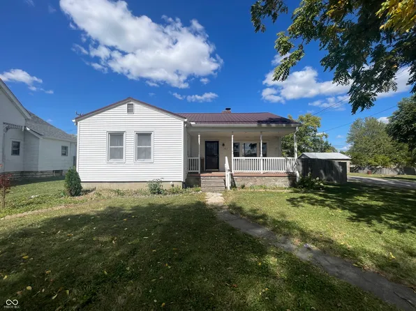 302 W Main St, Westport, IN 47283