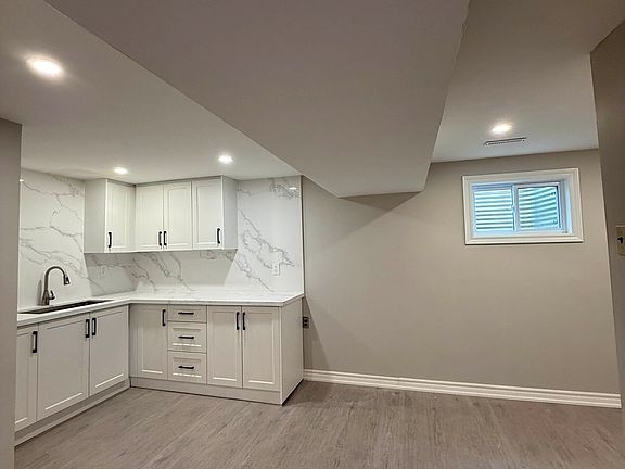 5th image of 4327 Burnaby Ct